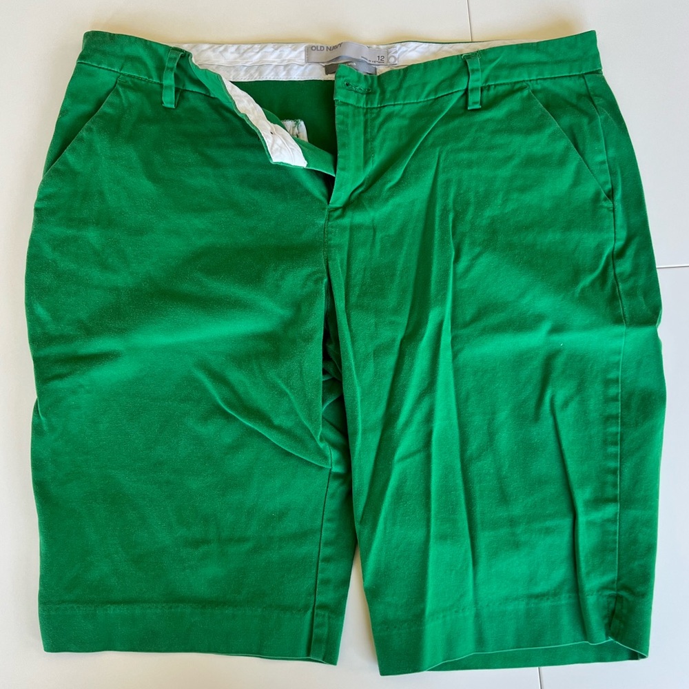 Old Navy Size 12 Green Stretch Bermuda Shorts